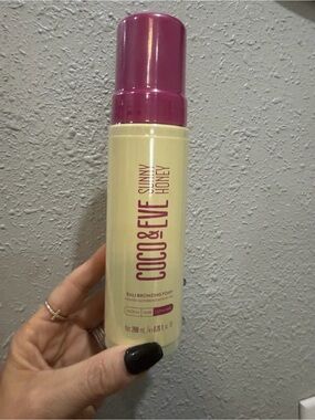 Coco & Eve Sunny Honey Bali Bronzing Foam – Pink Cap